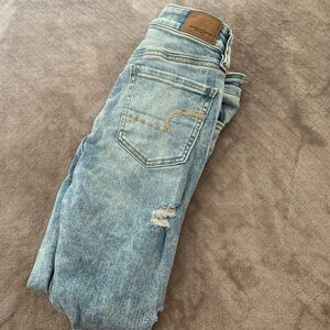 American eagle ripped skinny jeans